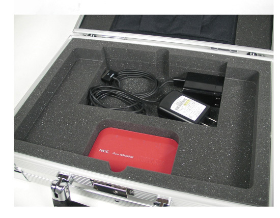 ASUS Eee Pad Transformer TF101�n�[�h�P�[�X�i�L�{�[�h�AWiMAX���[�j
